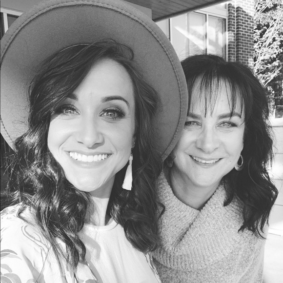 Meet Your Posher ✨ Bethany - Picture 1 of 1